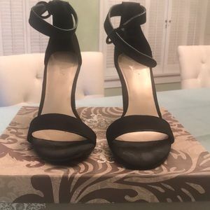 Woman’s Shoes Black